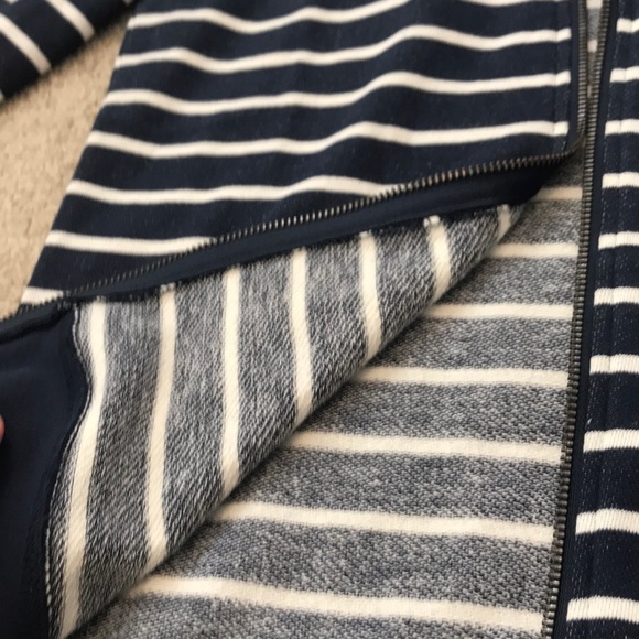 Light weight. casual Roxy zip-up sweater - Picture 2 of 2